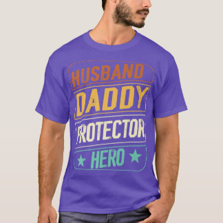 Manar Fars dag Make Pappa Protector Hero Vin T Shirt