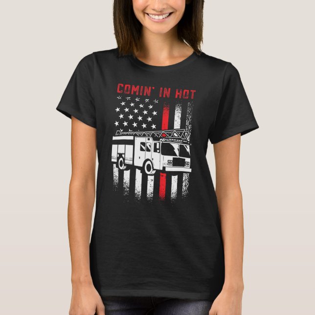 Manar Firefighter Comin i hett red line us flagga  T Shirt (Framsida)