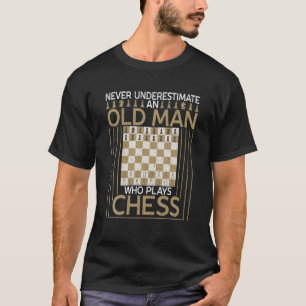 Manar Gamle man som spelar schack - schackgåvor sc T Shirt