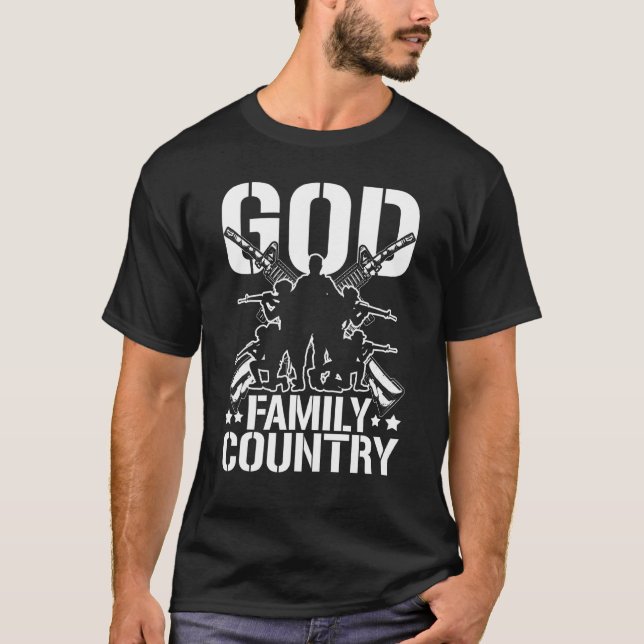 Manar God Family Land Guns Patriot Soldier 4th O T Shirt (Framsida)