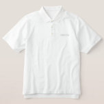 Manar Groom Classic Polo Shirt<br><div class="desc">Klassisk poloskjorta för Groom visas i Röd med vit broderad brev. Anpassa skjortan eller köp som det är.</div>