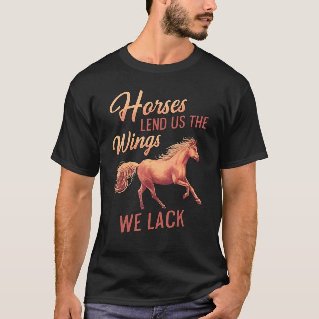 Manar Horses lånar ut oss Vingarna vi saknar Eques T Shirt (Framsida)