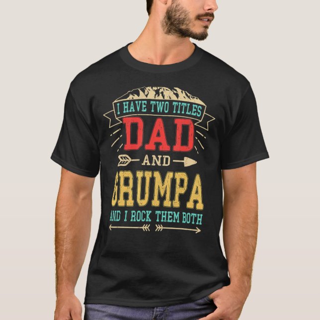 Manar I har två titlar Pappa och Grumpa Far Da T Shirt (Framsida)