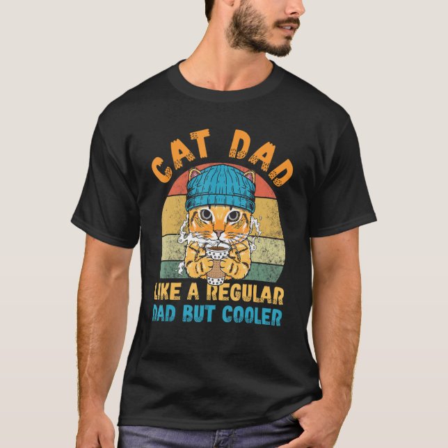 Manar Katt Pappa som en vanlig Pappa men kolare Vi T Shirt (Framsida)