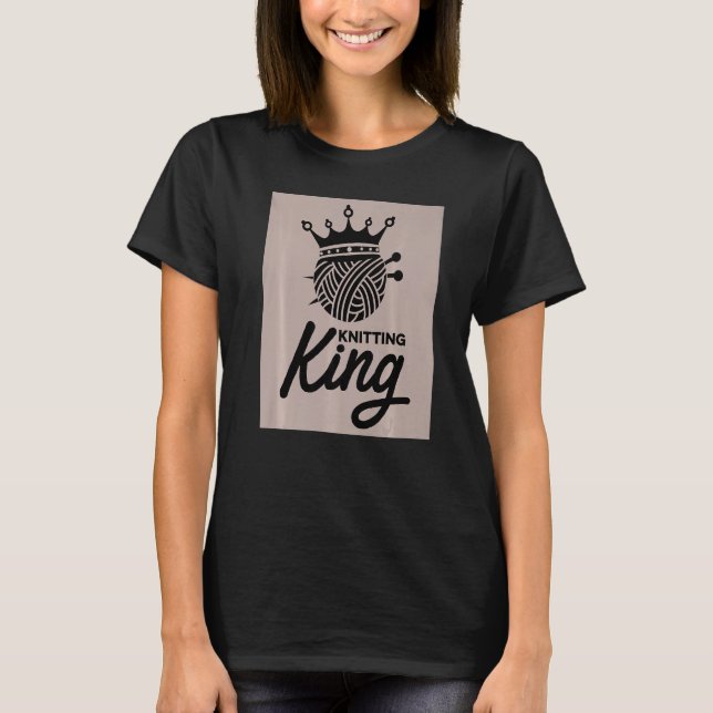 Manar Knitting Kung Graphic Knitter Sewing Stitchi T Shirt (Framsida)