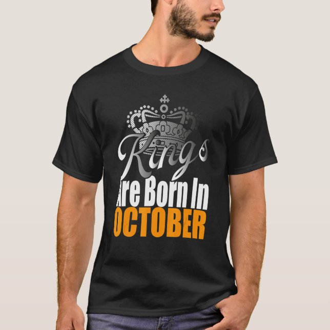 Manar Kung föds upp på födelsedagen i oktober T Shirt (Framsida)