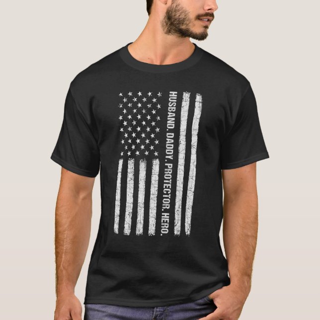 Manar Make Pappa Protector Hero Fars dag Usa T Shirt (Framsida)