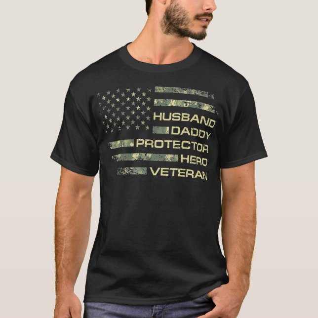 Manar Make Pappa Protector Hero Veteran USA flagga T Shirt (Framsida)