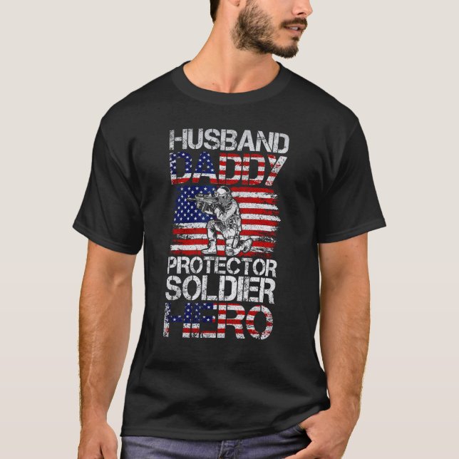 Manar Make Pappa Protector Soldier Hero T Shirt (Framsida)