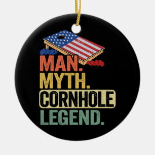 Manar Man Myth Cornhole Legend USA flagga Maj Hål Julgransprydnad Keramik