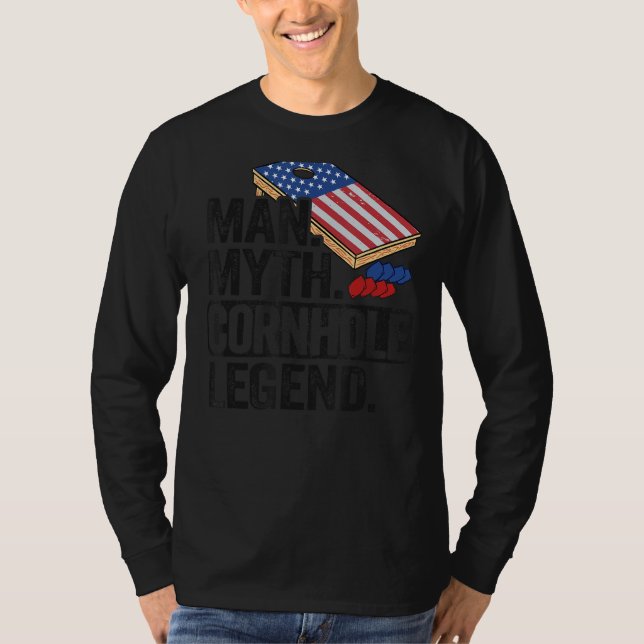 Manar Man Myth Cornhole Legend USA flagga Maj Hål  T Shirt (Framsida)