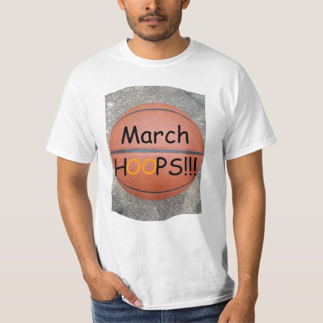 Manar March RINGAR Basketball Roligt Tee (Framsida)