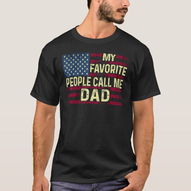 Manar Mina favoriter kallar mig Pappa Fars dag 1 T Shirt (Framsida)