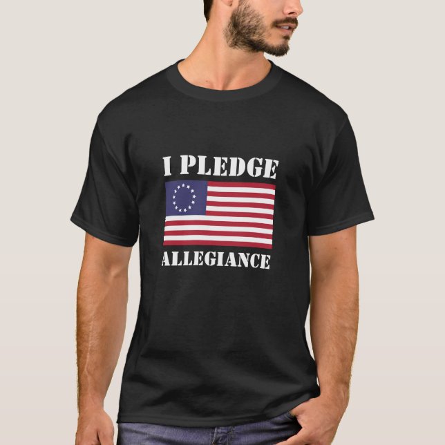 Manar Mode Patriotic I PLEDGE ALLEGIANCE T Shirt (Framsida)