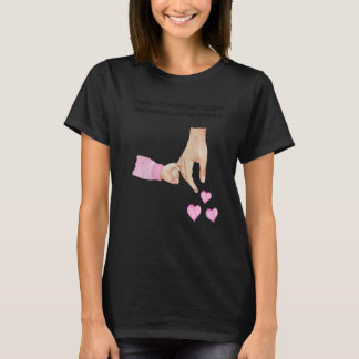 Manar Ny pappa och dotter som håller Händer i Baby T Shirt