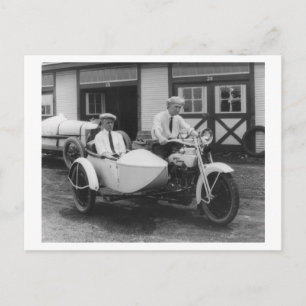 Manar om Harley Davidson-motorcykel med Sidecar Vykort