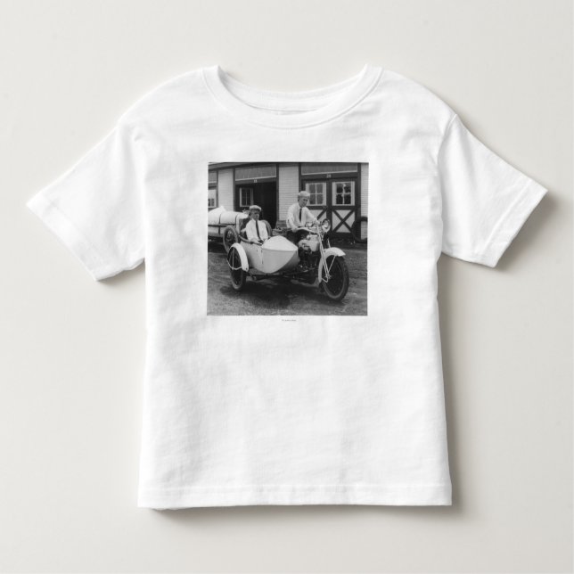 Manar på den Harley Davidson motorcykeln med Tröja (Framsida)