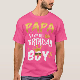 Manar Pappa i födelsedagspojken som är känd för en T Shirt
