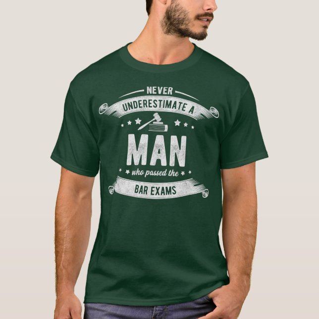 Manar Pub Eam Juris Doktor Man gick juristskola T Shirt (Framsida)
