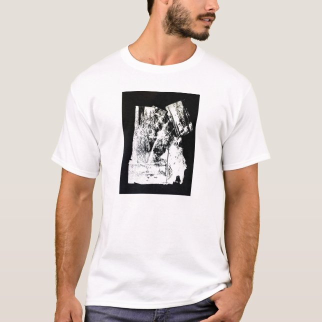 Manar "Sanctum" stencilerar utslagsplatsen Tee Shirt (Framsida)