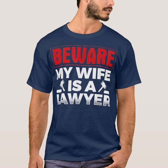Manar, se till att min fru är advokat. t shirt (Framsida)