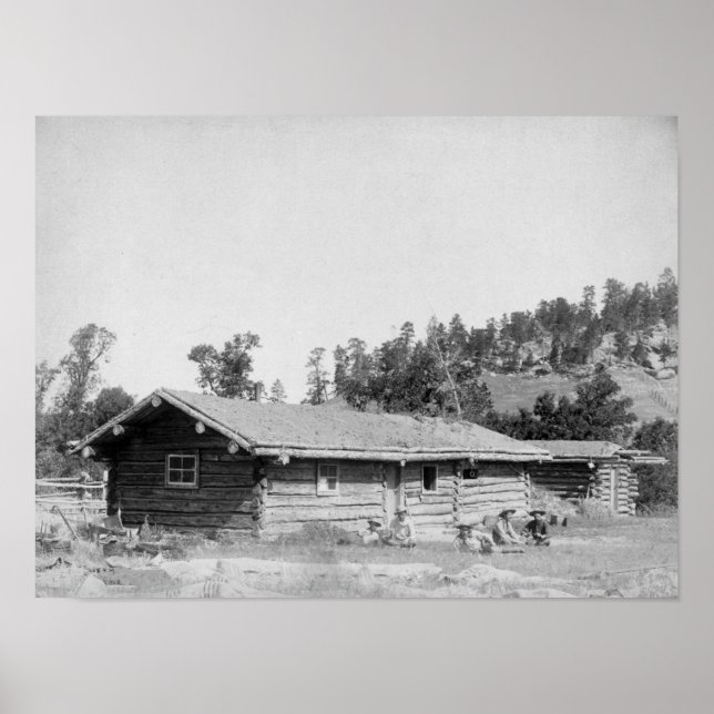 Manar Sitta utanför Cabin i South Dakota Poster (Framsidan)