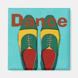Manar skor, dansar, ändrar text magnet
