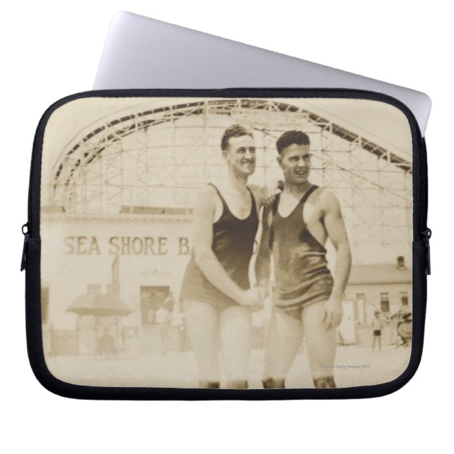 Manar som står på strand laptop sleeve (Framsidan)