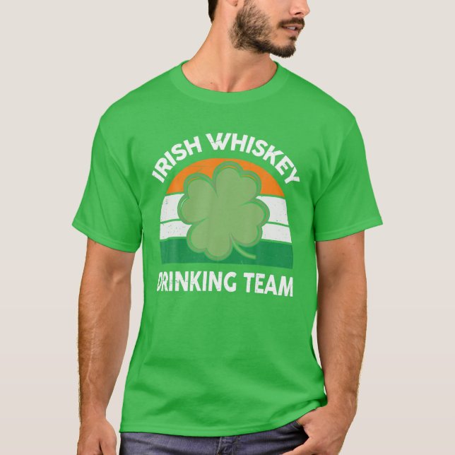 Manar St patricks day Costume Funny Irish Whiskey  T Shirt (Framsida)