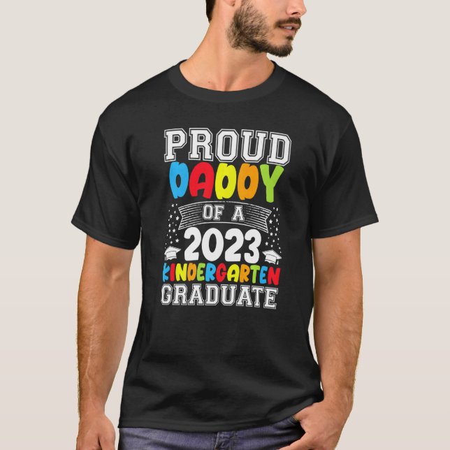 Manar stolt pappa av 2023 Student Kindergarten G T Shirt (Framsida)