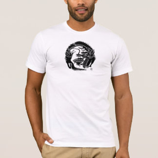 Manar tänder den kulöra tshirten t-shirt