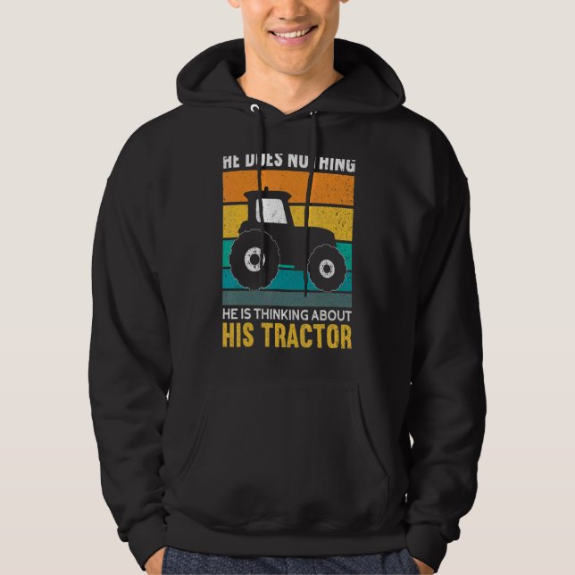 Manar tänker på sin traktor.. Farme Hoodie (Framsida)