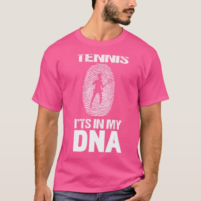 Manar tennis är i min DNA-tennis Player Manar T Shirt (Framsida)