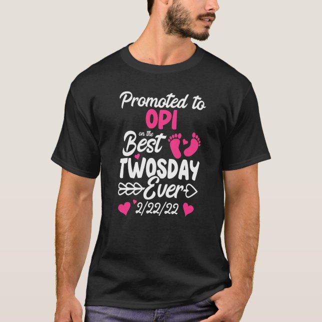 Manar, två dagar befordrad till Opi Grandpa Nyfödd T Shirt (Framsida)
