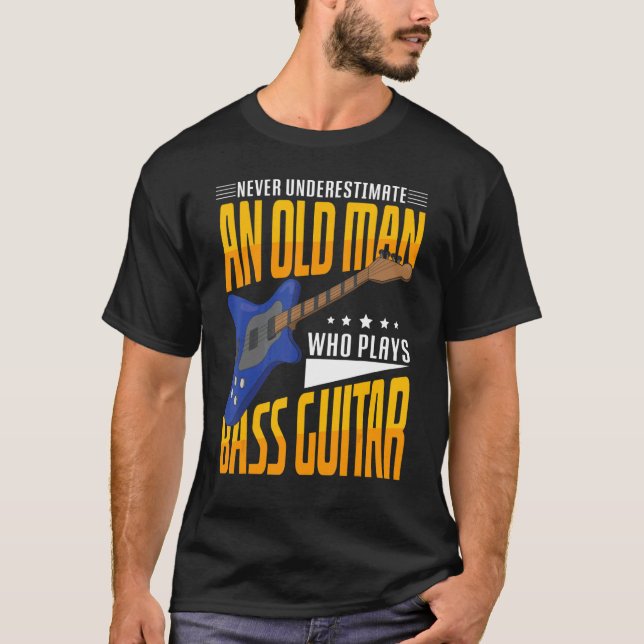 Manar underskattar aldrig en gammal man som spelar t shirt (Framsida)