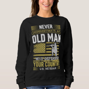 Manar underskattar aldrig en gammal veterandag U T Shirt