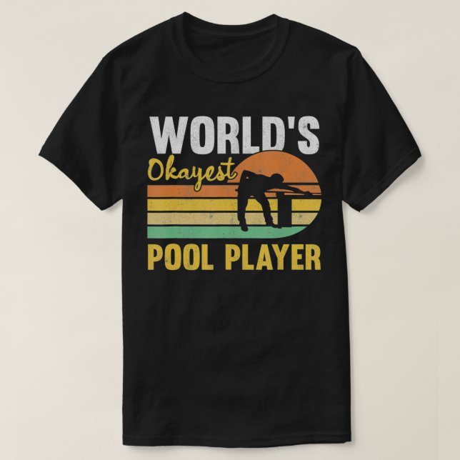 Manar World's Okayest Bassäng Player Retro Funny B T Shirt (Design framsida)