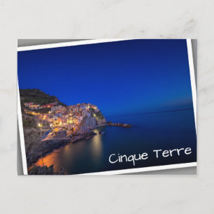 Manarola stad i Cinque Terre på kvällen Vykort