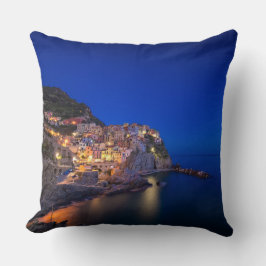 Manarola town i Cinquen Terre i aftonen Kudde