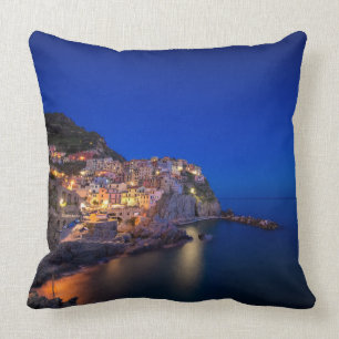 Manarola town i Cinquen Terre i aftonen Kudde