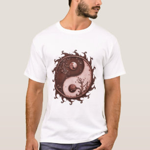 Månbelyst balans – Yin Yang av evigt ljus. T Shirt
