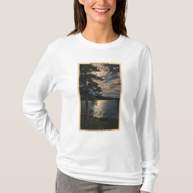 Månbelyst beskåda av sjön t-shirt (Framsida)