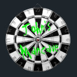 Mancave dartboard | Utformning av stressad grunge Darttavla<br><div class="desc">Mancave dartboard | Utformning av ett stressat grunge. Vintagens svarta och vita ritbord med personligens roliga citat. Coola är en förevändning för manar med humor. Grungy stil-design. Neon grönt brev.</div>
