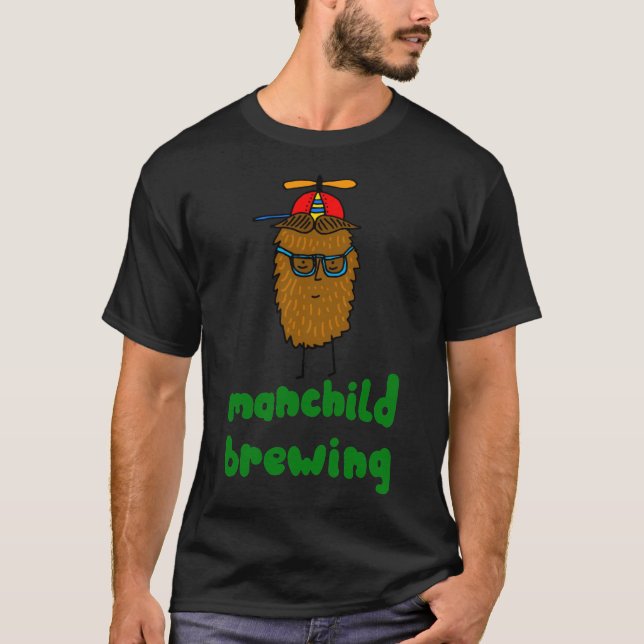Manchild Logotyp Classic T-Shirt (Framsida)
