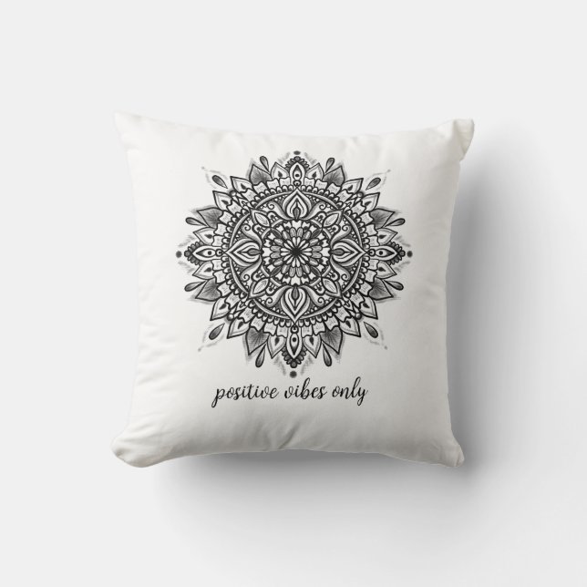 Mandala Black and White Throw Cushion Kudde (Framsida)