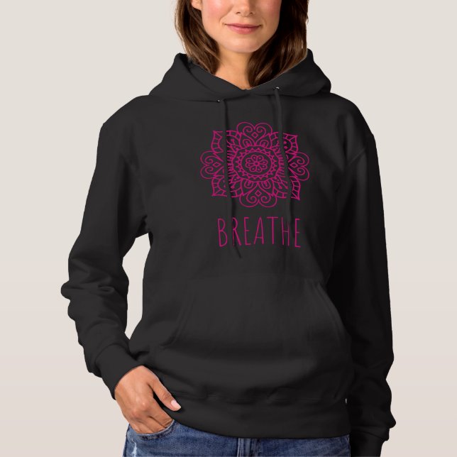 Mandala for Yoga and Mindfulness Breathe 1 T Shirt (Framsida)