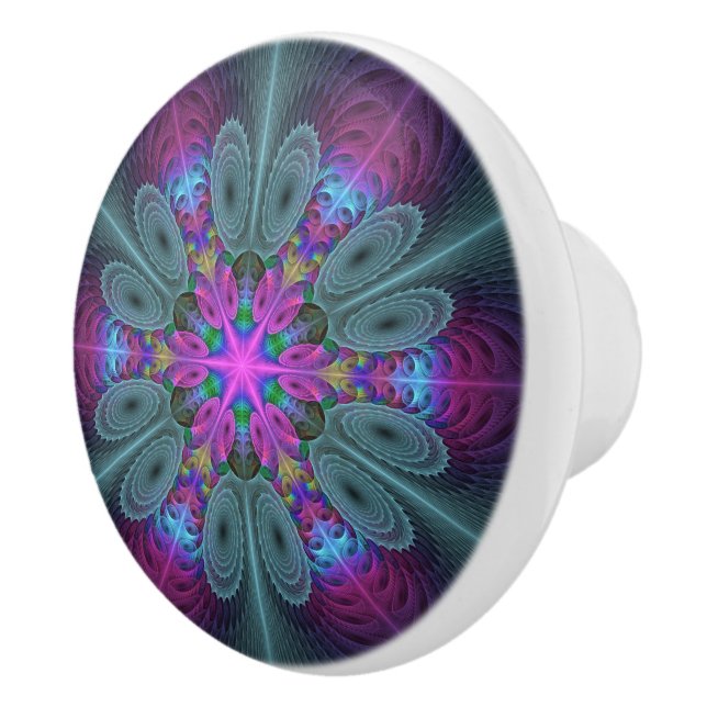 Mandala från mitten Färgrik fraktalkonst med rosa Knopp (Höger)