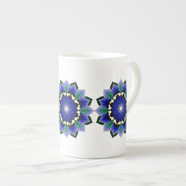 Mandala Mönster 02 på mörk blått Benporslin Mugg (Framsida höger)