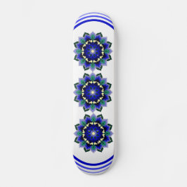 Mandala Mönster 02 på mörk blått Skateboard