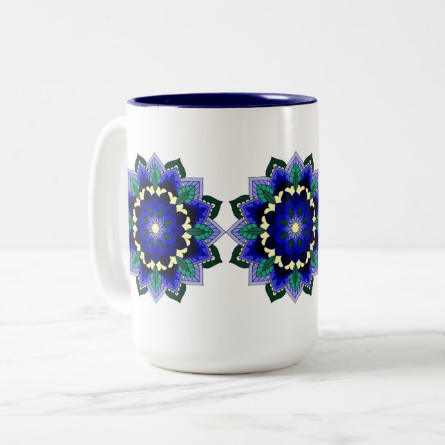 Mandala Mönster 02 på mörk blått Två-Tonad Mugg (Framsida vänster)